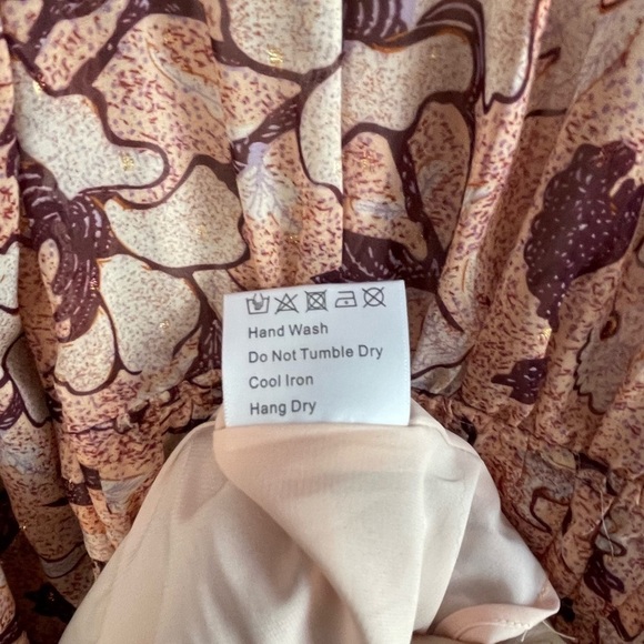 New! O.P.T. Boho Floral Metallic Long Sleeve Mini Dress - Picture 9 of 10